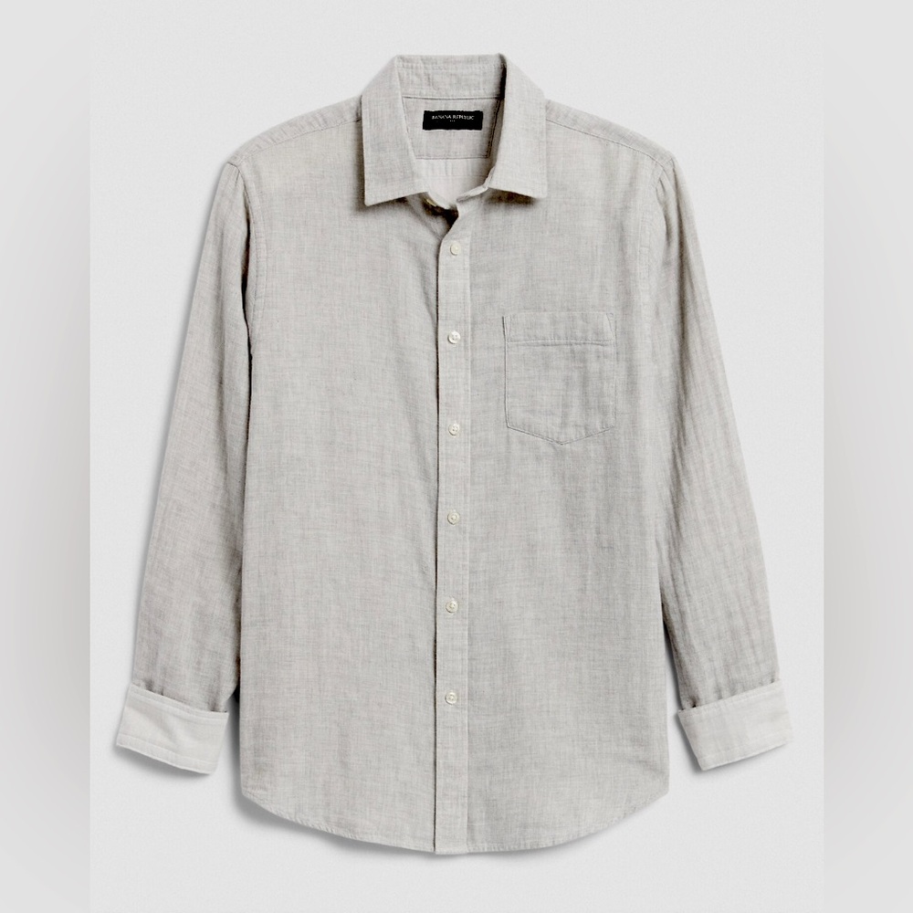 Banana Republic Untucked Fit Long Sleeve Button Down Shirt 100% Cotton (M)
